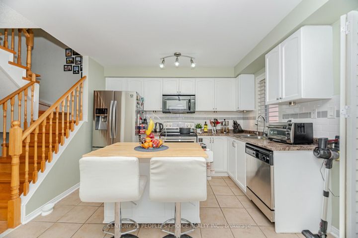 Photo 16 at 7055 Fairmeadow Crescent, Lisgar, Mississauga