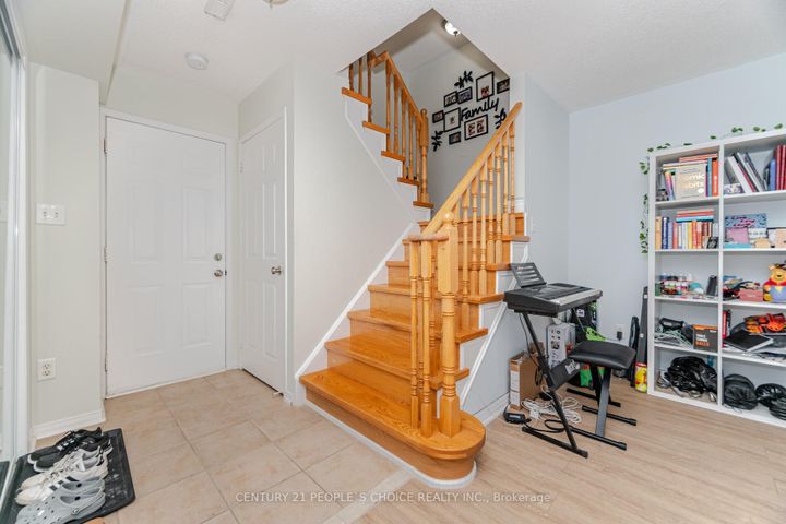 Photo 40 at 7055 Fairmeadow Crescent, Lisgar, Mississauga