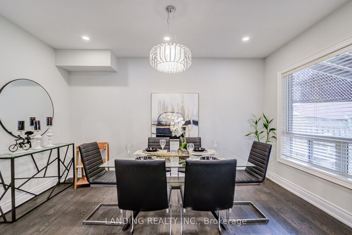 Photo 5 at 483 Menczel Crescent, Summerhill Estates, Newmarket