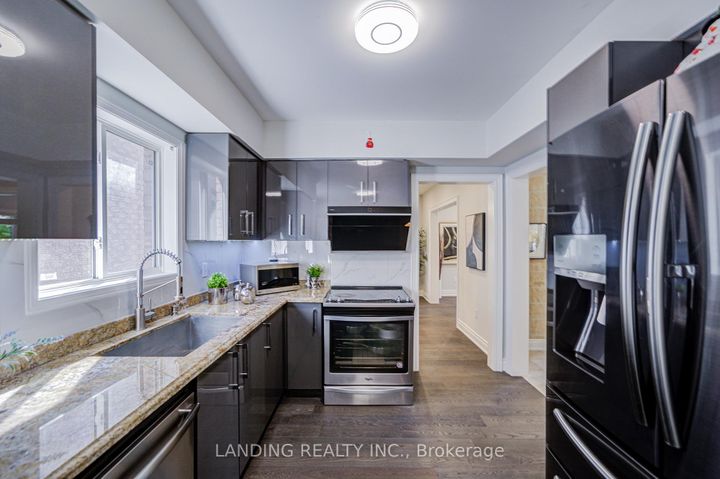 Photo 12 at 483 Menczel Crescent, Summerhill Estates, Newmarket