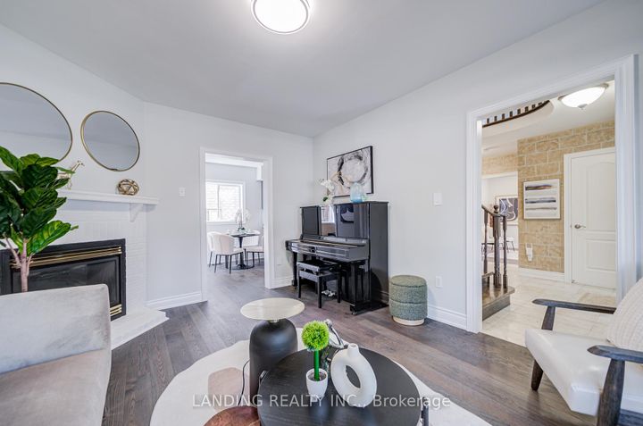 Photo 17 at 483 Menczel Crescent, Summerhill Estates, Newmarket