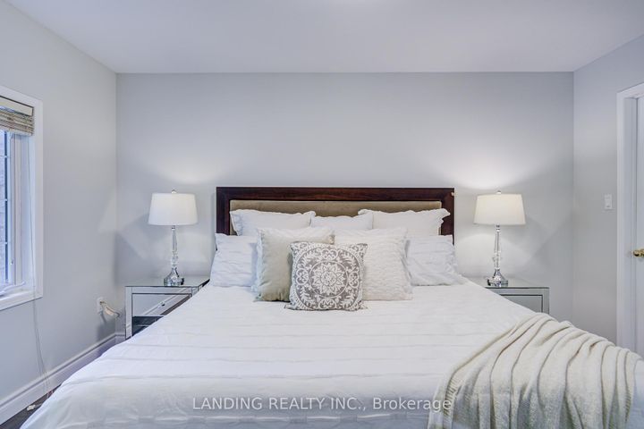 Photo 24 at 483 Menczel Crescent, Summerhill Estates, Newmarket