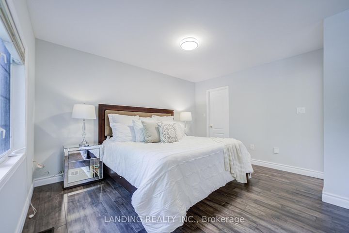 Photo 25 at 483 Menczel Crescent, Summerhill Estates, Newmarket