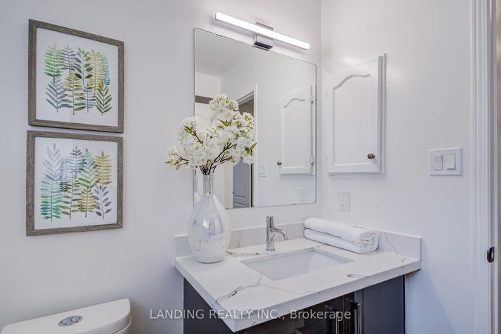 Photo 34 at 483 Menczel Crescent, Summerhill Estates, Newmarket