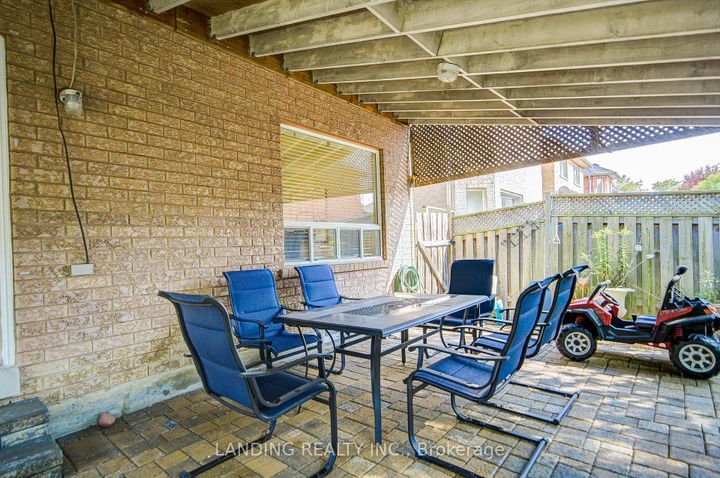 Photo 41 at 483 Menczel Crescent, Summerhill Estates, Newmarket