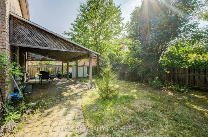 Photo 42 at 483 Menczel Crescent, Summerhill Estates, Newmarket