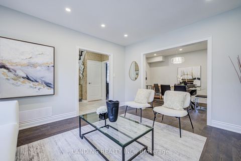 Photo 4 at 483 Menczel Crescent, Summerhill Estates, Newmarket