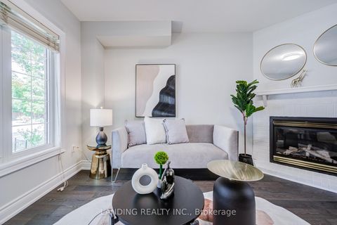 Photo 16 at 483 Menczel Crescent, Summerhill Estates, Newmarket
