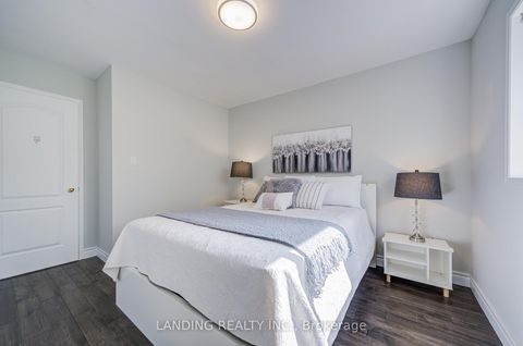 Photo 33 at 483 Menczel Crescent, Summerhill Estates, Newmarket
