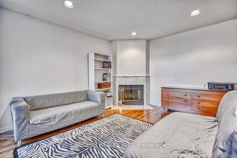 Photo 6 at 63 Ramblewood Lane, Brownridge, Vaughan
