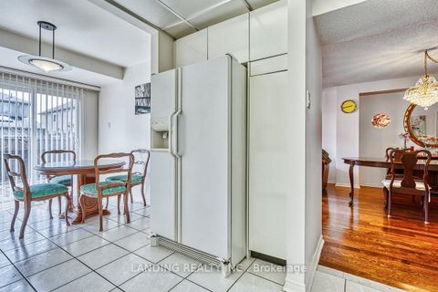 Photo 11 at 63 Ramblewood Lane, Brownridge, Vaughan