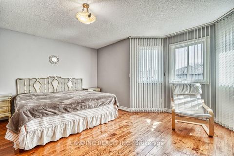 Photo 15 at 63 Ramblewood Lane, Brownridge, Vaughan