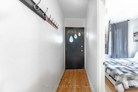 Photo 6 at 259 Claremont Street, Bellwoods, Toronto