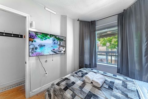 Photo 8 at 259 Claremont Street, Bellwoods, Toronto