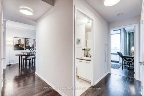 Photo 4 at 2810 - 832 Bay Street, Bay Street Corridor, Toronto