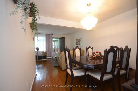 Photo 5 at 9 Candy Courtway, Newtonbrook West, Toronto