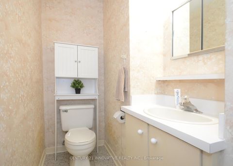 Photo 8 at 9 Candy Courtway, Newtonbrook West, Toronto