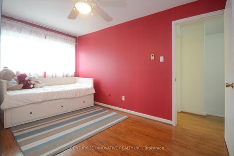 Photo 9 at 9 Candy Courtway, Newtonbrook West, Toronto