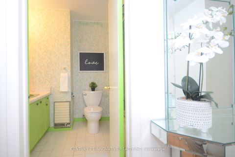 Photo 10 at 9 Candy Courtway, Newtonbrook West, Toronto