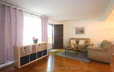 Photo 14 at 9 Candy Courtway, Newtonbrook West, Toronto
