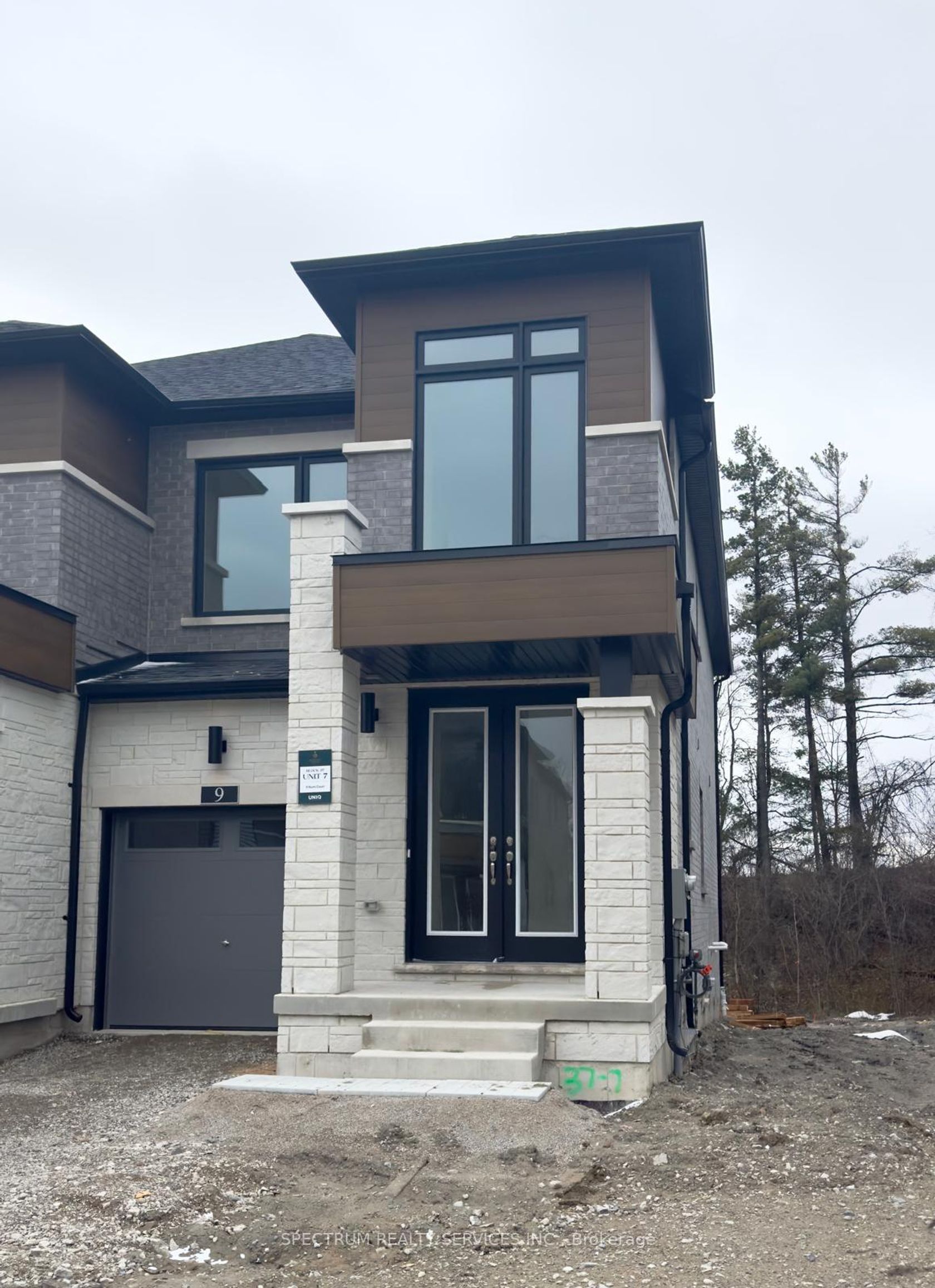 BLock 37 Unit 7 - 9 Rumi Court, Patterson, Vaughan 