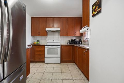 Photo 3 at 23 Riviera Drive W, Glen Shields, Vaughan