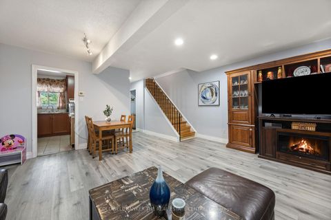 Photo 12 at 23 Riviera Drive W, Glen Shields, Vaughan