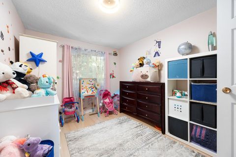 Photo 15 at 23 Riviera Drive W, Glen Shields, Vaughan