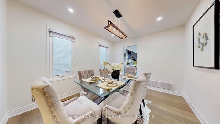 Photo 11 at 25 Greybeaver Trail, Rouge E10, Toronto