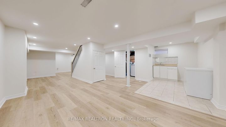 Photo 37 at 25 Greybeaver Trail, Rouge E10, Toronto