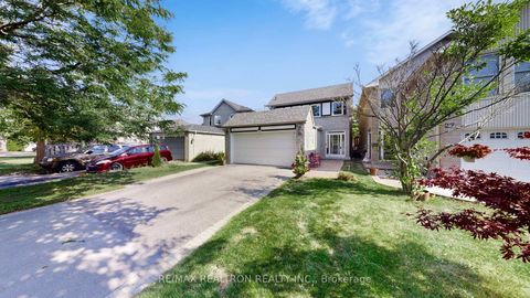 Photo 1 at 25 Greybeaver Trail, Rouge E10, Toronto