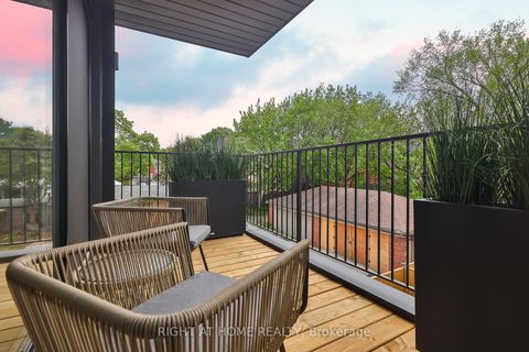 Photo 8 at Centre - 2343 Gerrard Street E, Danforth, Toronto Photo 8 at Centre - 2343 Gerrard Street E, Danforth, Toronto