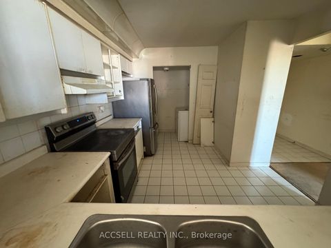Photo 2 at 1206 - 120 Promenade Circle, Brownridge, Vaughan