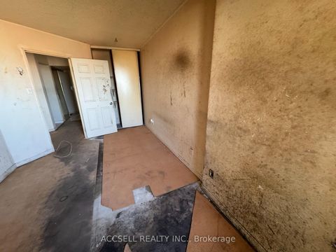 Photo 7 at 1206 - 120 Promenade Circle, Brownridge, Vaughan