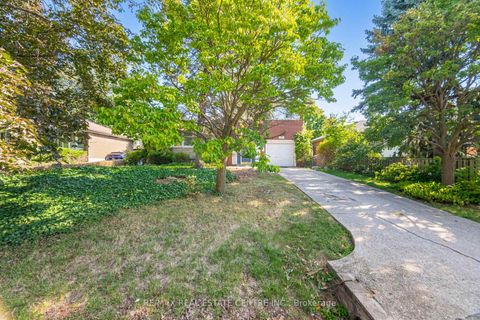 Photo 2 at 525 SWANN Drive, WO West, Oakville