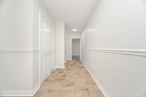 Photo 6 at 525 SWANN Drive, WO West, Oakville