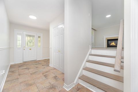 Photo 7 at 525 SWANN Drive, WO West, Oakville