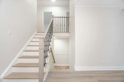 Photo 8 at 525 SWANN Drive, WO West, Oakville