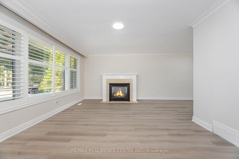 Photo 9 at 525 SWANN Drive, WO West, Oakville