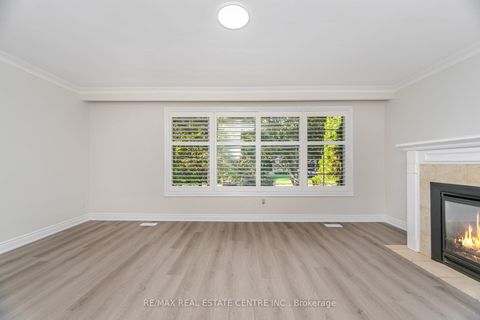 Photo 10 at 525 SWANN Drive, WO West, Oakville