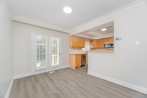 Photo 15 at 525 SWANN Drive, WO West, Oakville