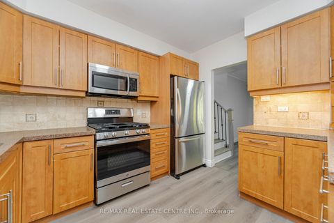Photo 17 at 525 SWANN Drive, WO West, Oakville