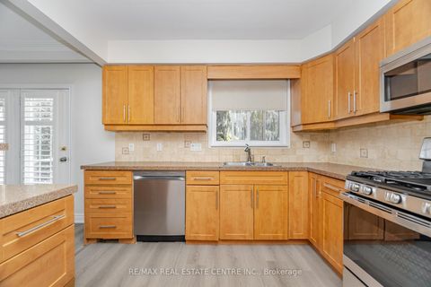 Photo 18 at 525 SWANN Drive, WO West, Oakville