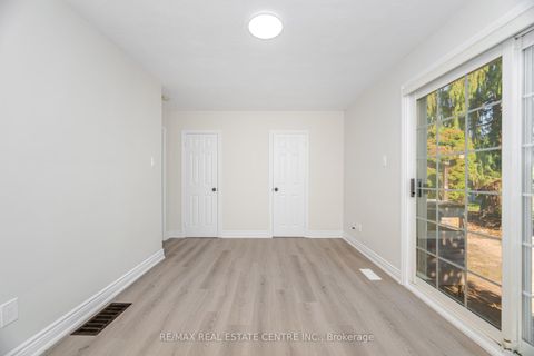 Photo 20 at 525 SWANN Drive, WO West, Oakville