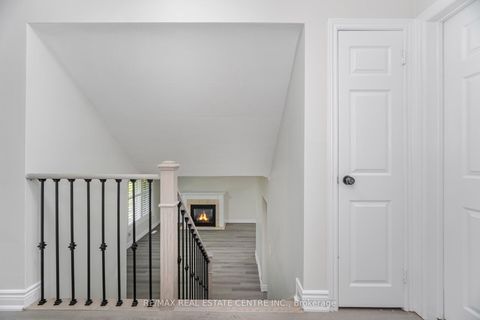 Photo 23 at 525 SWANN Drive, WO West, Oakville