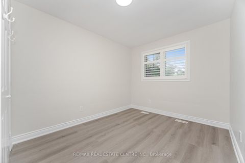 Photo 28 at 525 SWANN Drive, WO West, Oakville