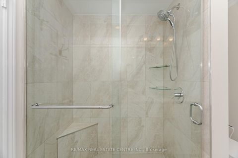 Photo 33 at 525 SWANN Drive, WO West, Oakville