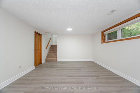 Photo 37 at 525 SWANN Drive, WO West, Oakville