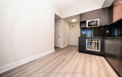 Photo 13 at 406 - 99 The Donway W, Don Mills, Toronto