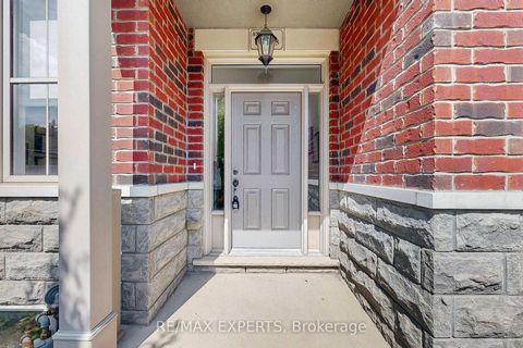 Photo 1 at 5 - 8 Church Street, Maple, Vaughan
